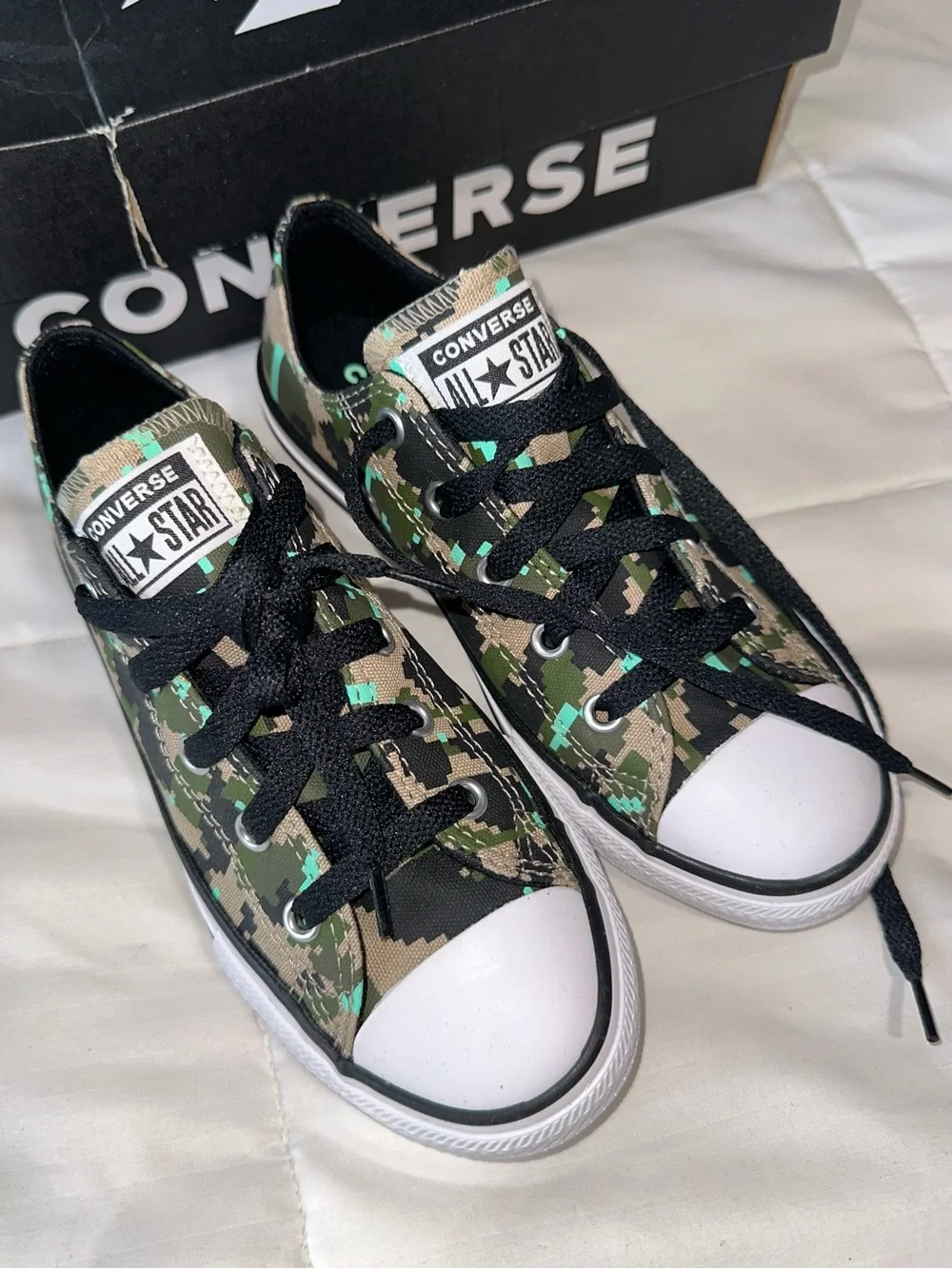 Converse Camouflage Low Top Sneakers in Green, Black, Tan